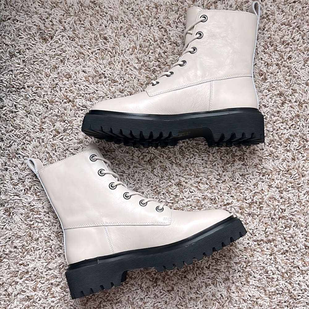 Madewell The Rayna Lace-Up Boot in Leather NIB - color harvest moon. Size 7